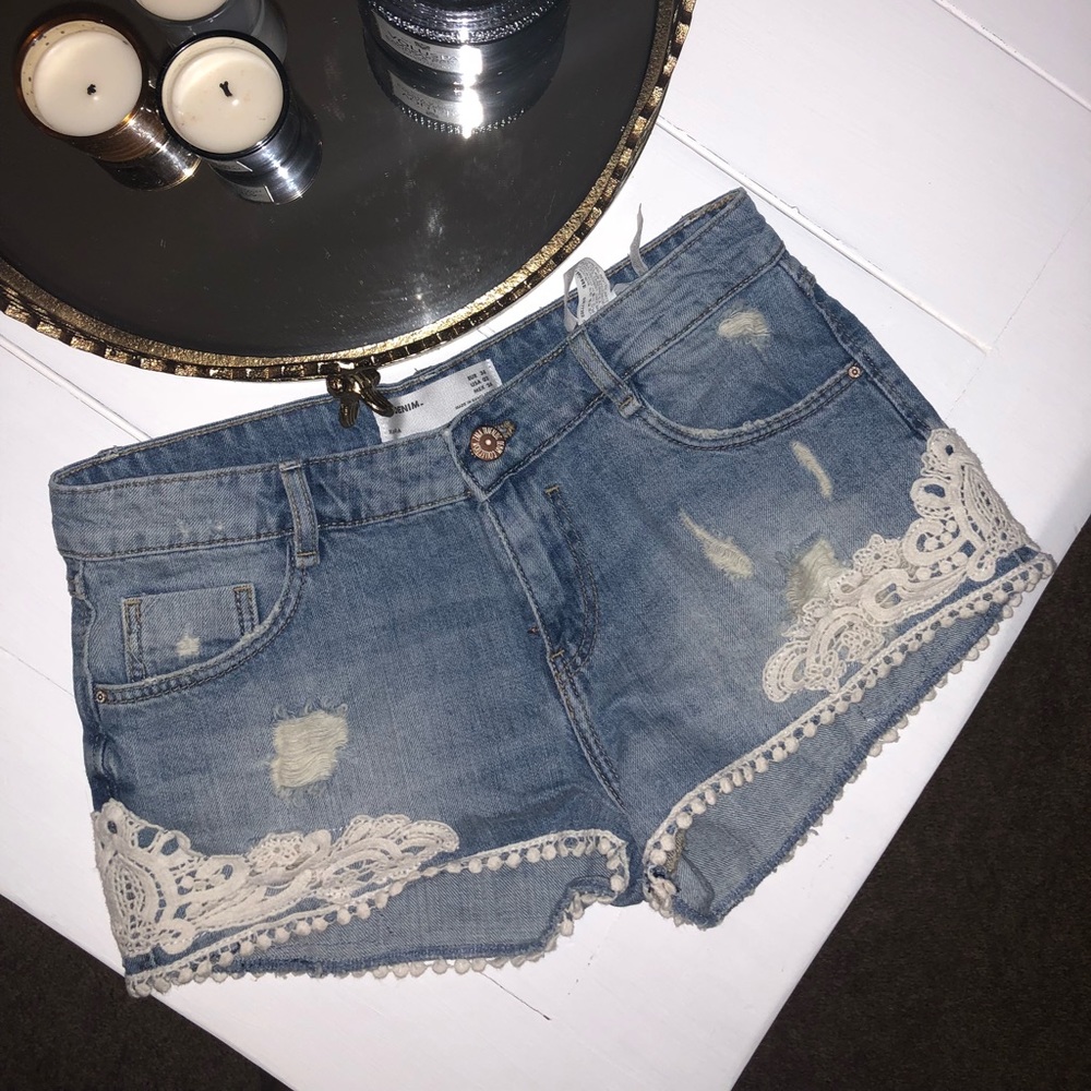 CUTEST TRF Zara Eyelet Pom Denim Shorts Fits 00-0